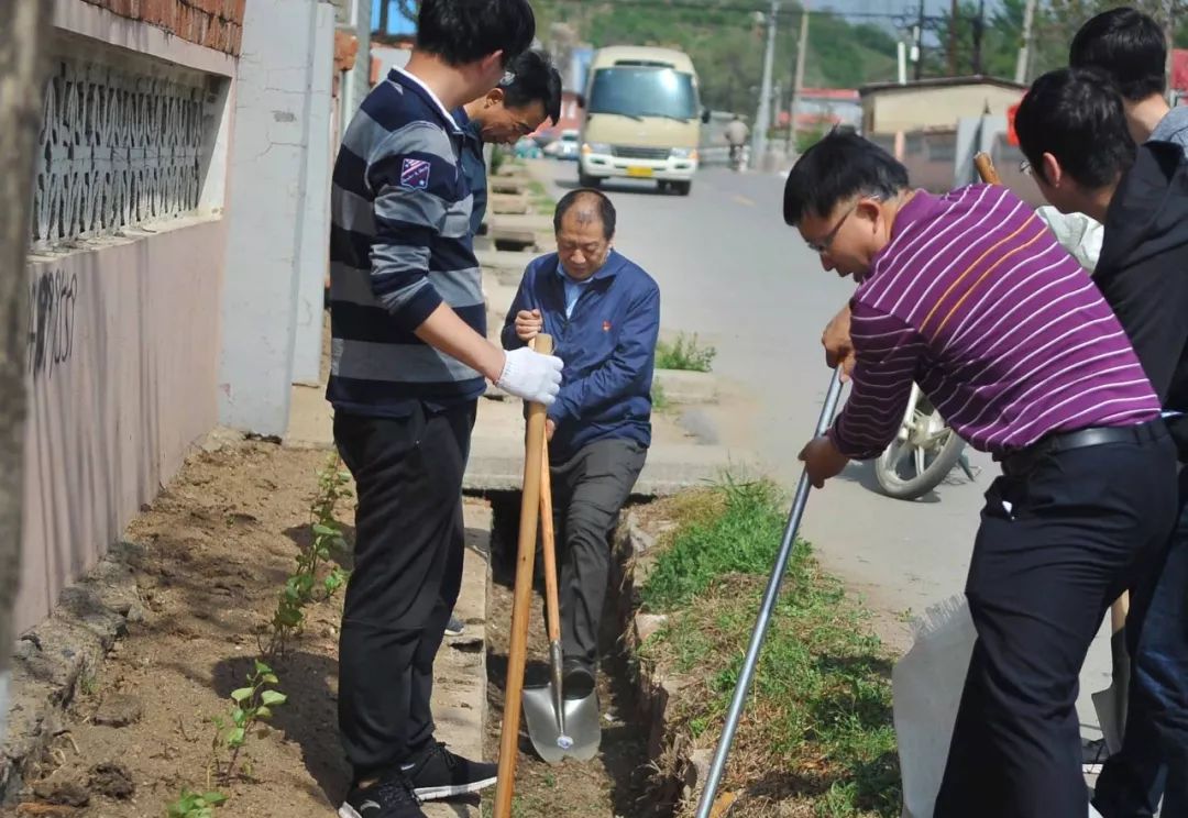 高新区启动农村生活垃圾集中整治专项行动