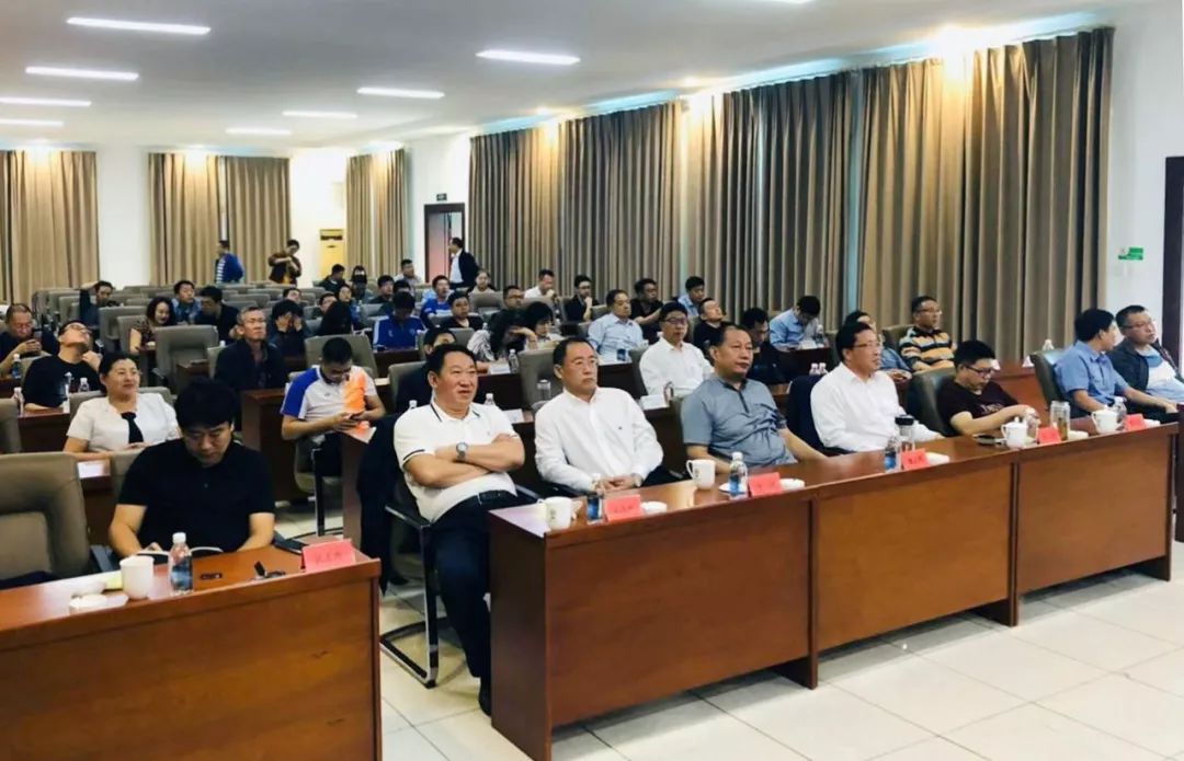 高新区集中收看庆祝中华人民共和国成立70周年大会阅兵式和群众游行