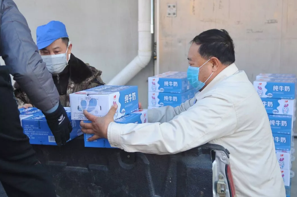 木兰花乳业向高新区抗击疫情一线人员捐献爱心牛奶