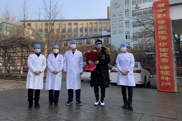 我市新冠肺炎“首例治愈患者”出院了 